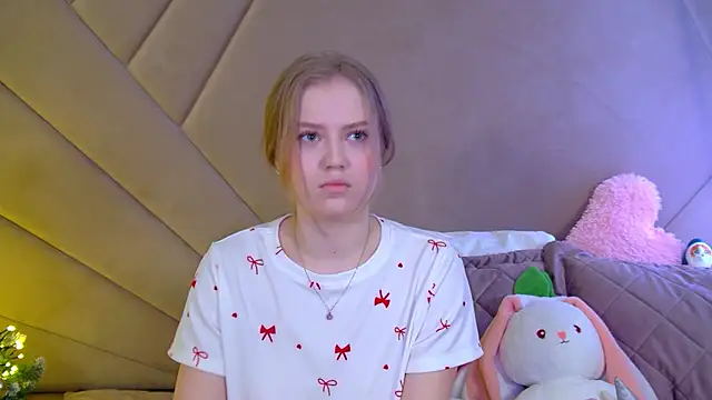 SelinSwarovski online show from December 2025 04:22:01 PM