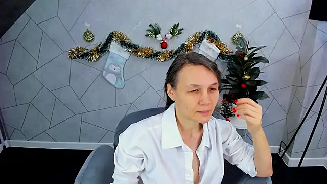 Lillian White online show from December 2024 06:14:01 AM