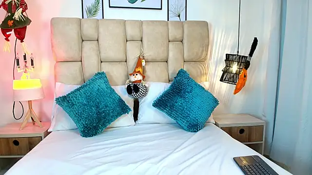 Snapshot of AdharaSmithh chatting on October 2025 07:48:01 PM AdharaSmithh online show from October 2025 07:48:01 PM