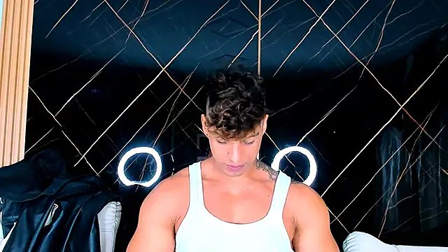 Owen Muzcle online show from October 2025 03:06:02 AM