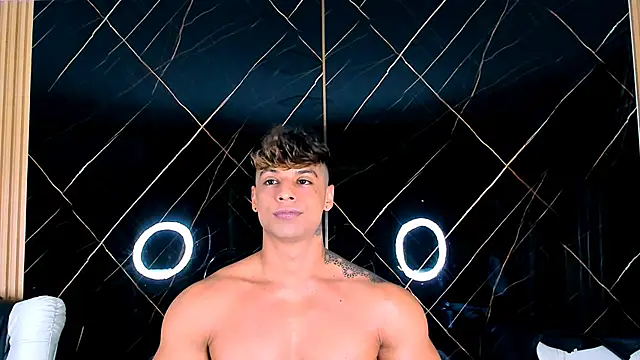 Owen Muzcle online show from October 2025 05:37:02 AM