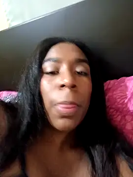 Snapshot of KloheCurvy chatting on December 2024 01:46:01 AM KloheCurvy online show from December 2024 01:46:01 AM