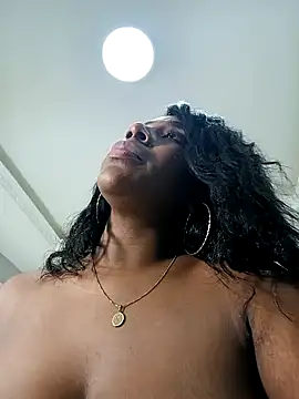 Snapshot of KloheCurvy chatting on December 2024 02:44:01 PM KloheCurvy online show from December 2024 02:44:01 PM