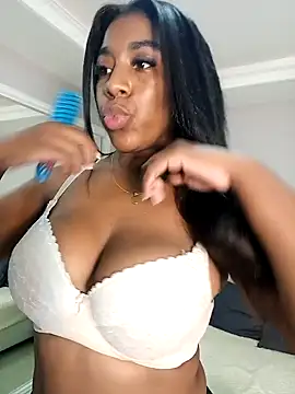 Snapshot of KloheCurvy chatting on January 2025 11:43:02 AM KloheCurvy online show from January 2025 11:43:02 AM