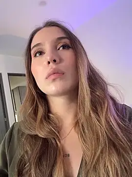 SophieRaily  online show from October 2025 06:58:01 PM