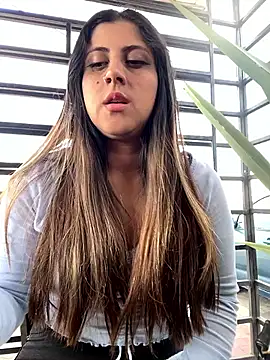 Snapshot of girl_anni chatting on February 2025 09:37:02 PM girl anni online show from February 2025 09:37:02 PM