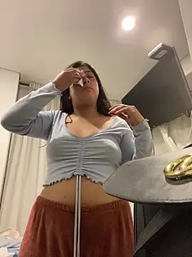 Snapshot of girl_anni chatting on February 2025 08:42:01 AM girl anni online show from February 2025 08:42:01 AM