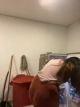 Snapshot of girl_anni chatting on February 2025 03:40:01 AM girl anni online show from February 2025 03:40:01 AM