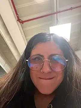 Snapshot of girl_anni chatting on February 2025 12:27:01 AM girl anni online show from February 2025 12:27:01 AM