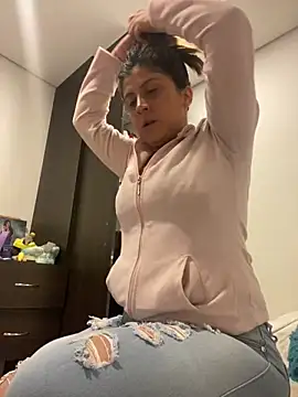 Snapshot of girl_anni chatting on February 2025 05:11:02 PM girl anni online show from February 2025 05:11:02 PM