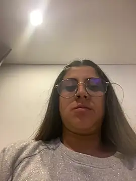 Snapshot of girl_anni chatting on February 2025 03:21:01 AM girl anni online show from February 2025 03:21:01 AM