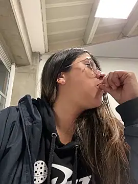 Snapshot of girl_anni chatting on February 2025 11:41:02 PM girl anni online show from February 2025 11:41:02 PM