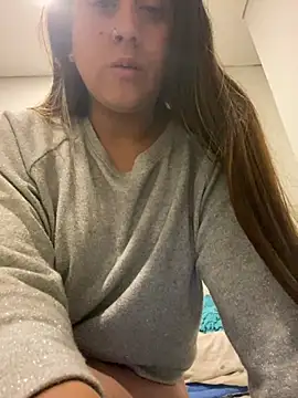 Snapshot of girl_anni chatting on February 2025 06:33:01 AM girl anni online show from February 2025 06:33:01 AM