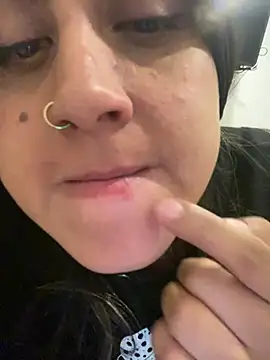 Snapshot of girl_anni chatting on February 2025 03:34:02 AM girl anni online show from February 2025 03:34:02 AM