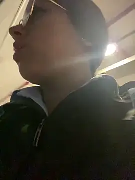 Snapshot of girl_anni chatting on March 2025 01:05:01 AM girl anni online show from March 2025 01:05:01 AM