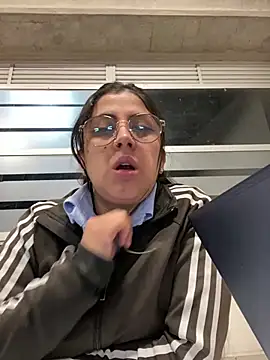 Snapshot of girl_anni chatting on March 2025 01:43:01 AM girl anni online show from March 2025 01:43:01 AM