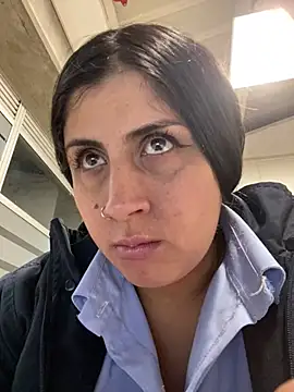 Snapshot of girl_anni chatting on March 2025 01:43:01 AM girl anni online show from March 2025 01:43:01 AM