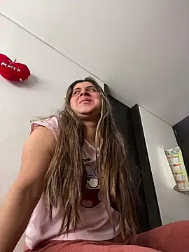 Snapshot of girl_anni chatting on September 2025 03:12:02 PM girl anni online show from September 2025 03:12:02 PM