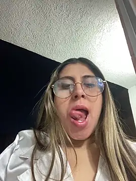 Snapshot of girl_anni chatting on October 2025 11:13:02 PM girl anni online show from October 2025 11:13:02 PM