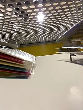 Snapshot of girl_anni chatting on October 2025 04:27:02 PM girl anni online show from October 2025 04:27:02 PM