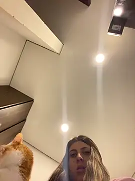 Snapshot of girl_anni chatting on October 2025 07:58:02 PM girl anni online show from October 2025 07:58:02 PM