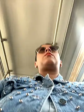 Snapshot of girl_anni chatting on October 2025 05:44:02 PM girl anni online show from October 2025 05:44:02 PM