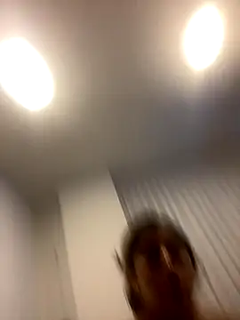 Snapshot of girl_anni chatting on November 2025 11:47:02 PM girl anni online show from November 2025 11:47:02 PM