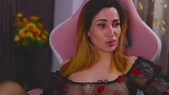 Snapshot of KimSkyex chatting on February 2025 05:18:02 AM KimSkyex online show from February 2025 05:18:02 AM