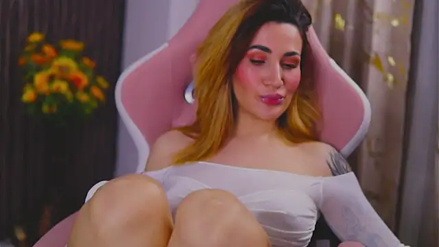 Snapshot of KimSkyex chatting on February 2025 01:43:02 AM KimSkyex online show from February 2025 01:43:02 AM