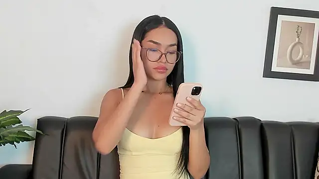 Snapshot of Mia_petite01 chatting on September 2025 09:49:01 PM Mia petite01 online show from September 2025 09:49:01 PM