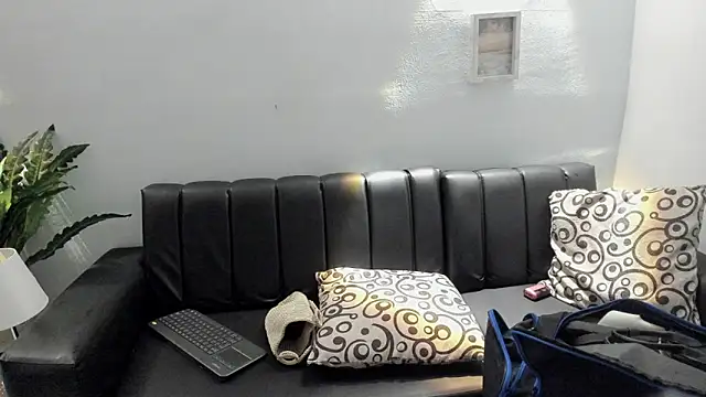 Snapshot of Mia_petite01 chatting on November 2025 10:48:02 PM Mia petite01 online show from November 2025 10:48:02 PM