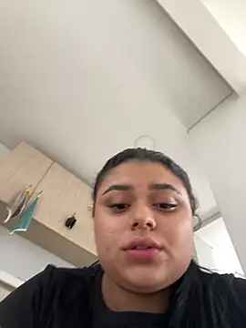 alissonfernandez  online show from December 2024 06:27:01 PM