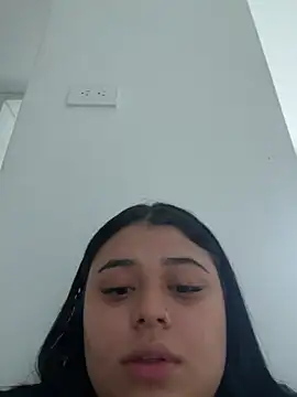 alissonfernandez  online show from December 2024 05:55:01 PM