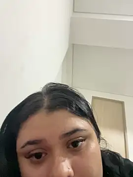 alissonfernandez  online show from December 2024 11:06:02 PM