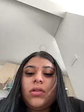 alissonfernandez  online show from January 2025 06:38:01 PM