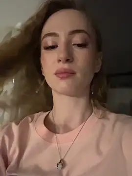 Snapshot of _AngelMoon_ chatting on October 2025 03:36:02 AM AngelMoon online show from October 2025 03:36:02 AM