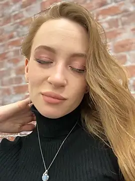 Snapshot of _AngelMoon_ chatting on October 2025 03:39:02 AM AngelMoon online show from October 2025 03:39:02 AM