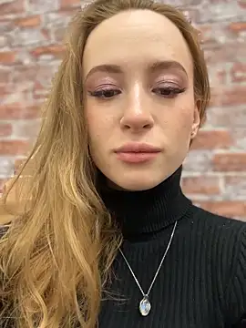 Snapshot of _AngelMoon_ chatting on October 2025 03:42:02 AM AngelMoon online show from October 2025 03:42:02 AM