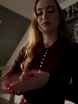 Snapshot of _AngelMoon_ chatting on November 2025 04:00:01 AM AngelMoon online show from November 2025 04:00:01 AM