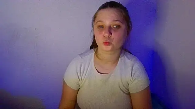 Snapshot of kila_lo chatting on January 2025 11:45:02 PM kila lo online show from January 2025 11:45:02 PM