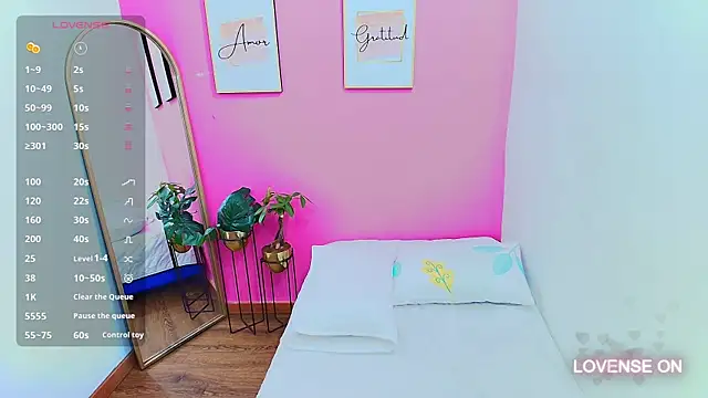 hornybarelylegalgirl online show from January 2025 12:32:02 PM