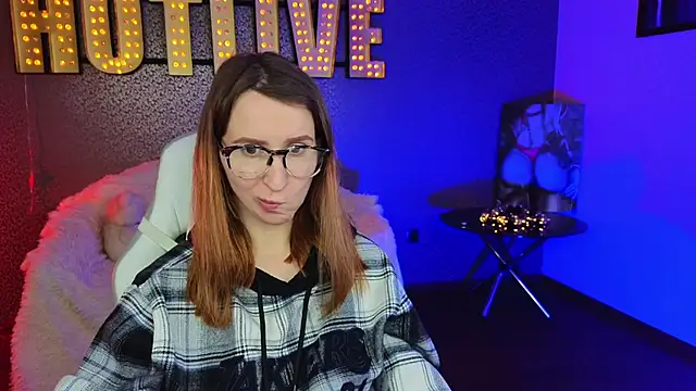 AliceBYKiss online show from December 2024 12:17:02 PM