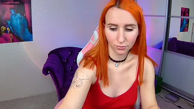 AliceBYKiss online show from January 2025 12:19:02 PM