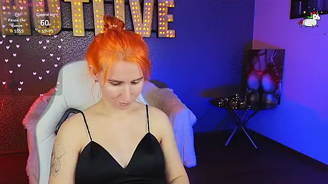 AliceBYKiss online show from February 2025 03:38:01 PM