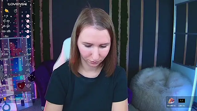 AliceBYKiss online show from November 2025 01:11:01 PM