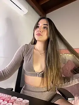 Snapshot of AniiRose chatting on October 2025 01:38:01 AM AniiRose online show from October 2025 01:38:01 AM