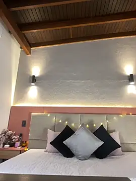 Snapshot of AniiRose chatting on October 2025 12:36:01 AM AniiRose online show from October 2025 12:36:01 AM