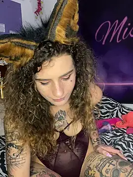 BlazyKitsune- online show from December 2024 01:38:02 PM