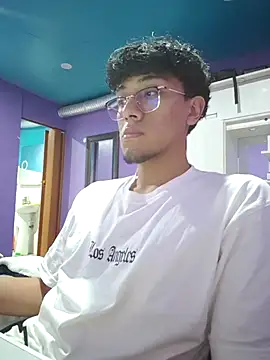 Snapshot of Fabpingon chatting on September 2025 06:17:02 AM Fabpingon online show from September 2025 06:17:02 AM