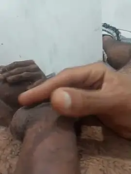 Snapshot of Leleko1997 chatting on October 2025 05:08:02 AM Leleko1997 online show from October 2025 05:08:02 AM